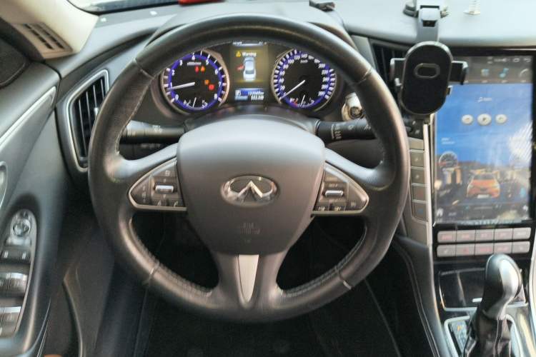 Used Infiniti Q50L 2015 2.0T Enjoyment Edition Steering Wheel