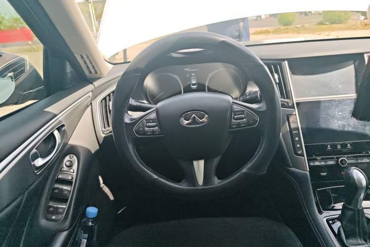 Used Infiniti Q50L 2015 2.0T Enjoyment Edition Steering Wheel