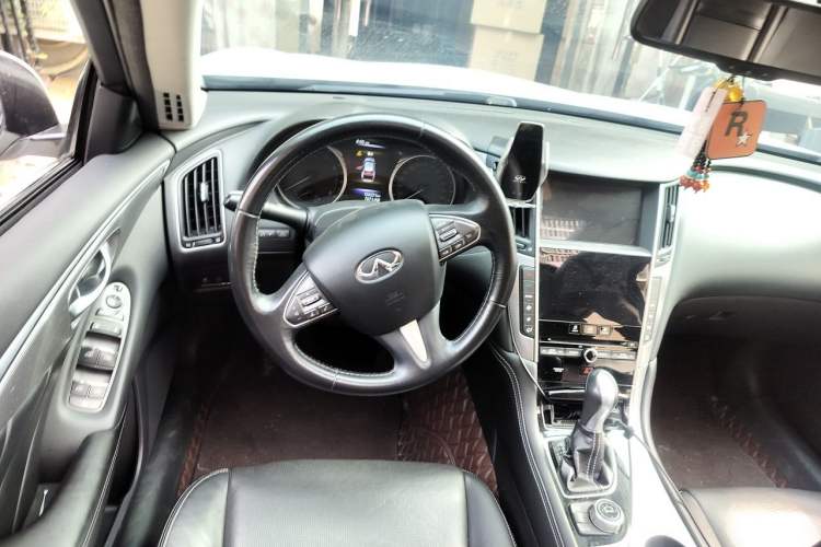 Used Infiniti Q50L 2015 2.0T Enjoyment Edition Steering Wheel