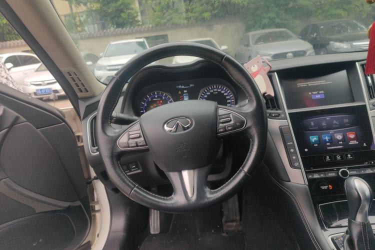 Used Infiniti Q50L 2015 2.0T Enjoyment Edition Steering Wheel