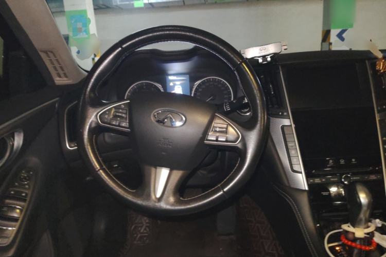 Used Infiniti Q50L 2015 2.0T Enjoyment Edition Steering Wheel