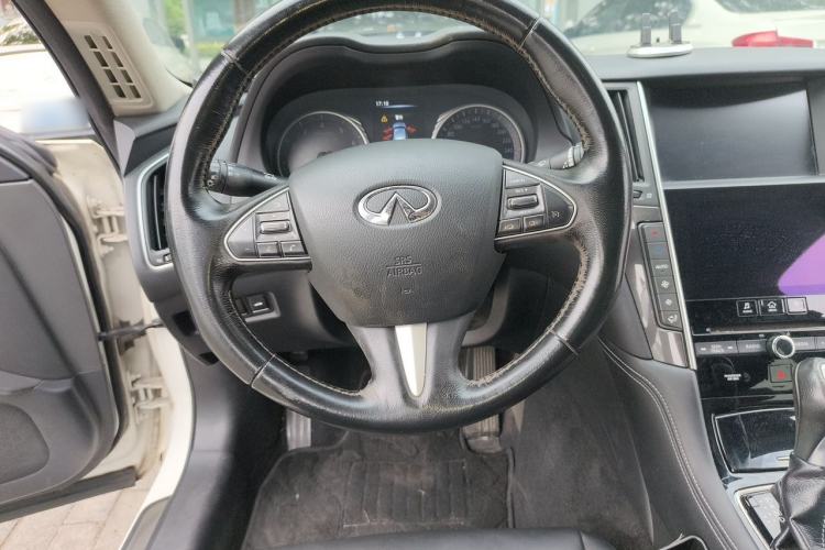 Used Infiniti Q50L 2015 2.0T Comfort Edition Steering Wheel