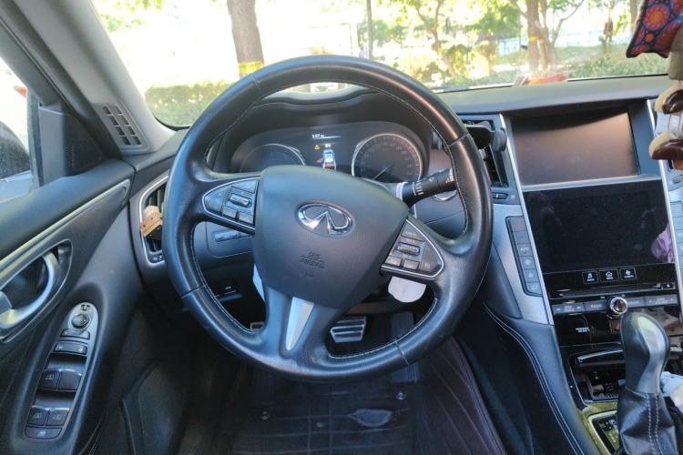 Used Infiniti Q50L 2015 2.0T Enjoyment Edition Steering Wheel