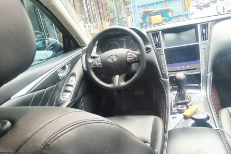 Used Infiniti Q50L 2015 2.0T Comfort Edition Steering Wheel