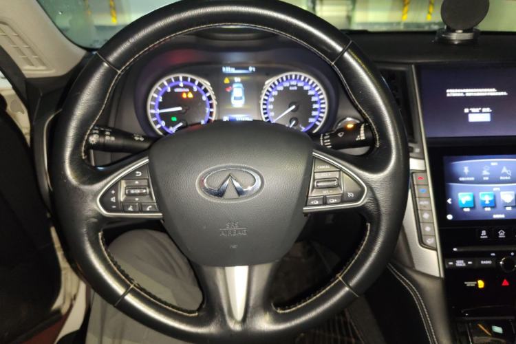 Used Infiniti Q50L 2015 2.0T Enjoyment Edition Steering Wheel