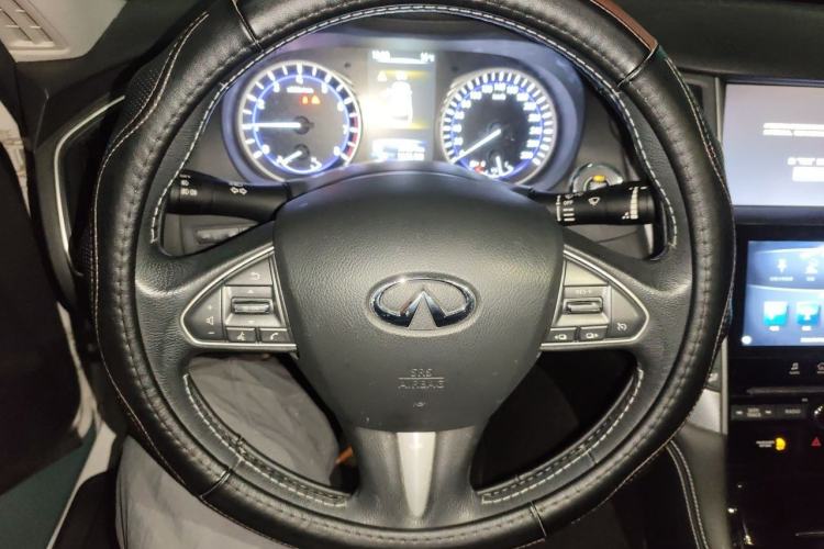 Used Infiniti Q50L 2015 2.0T Enjoyment Edition Steering Wheel