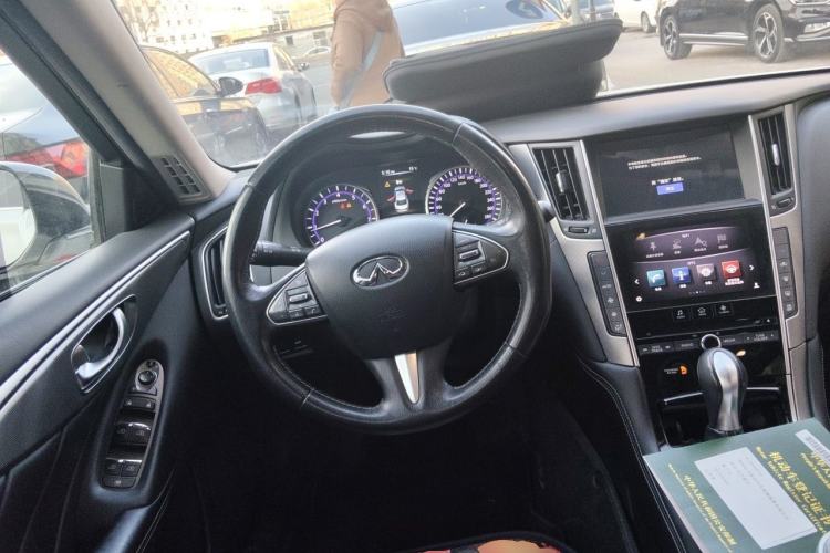 Used Infiniti Q50L 2015 2.0T Enjoyment Edition Steering Wheel