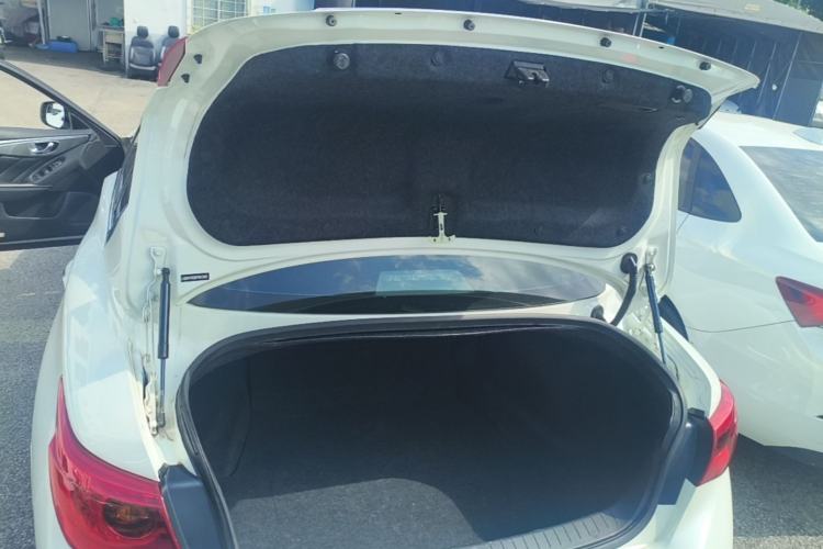 Used Infiniti Q50L 2015 2.0T Enjoyment Edition Trunk