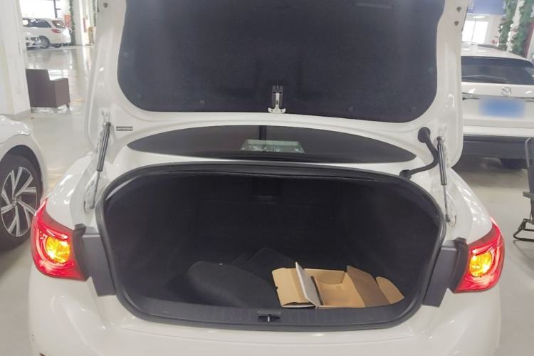 Used Infiniti Q50L 2015 2.0T Comfort Edition Trunk