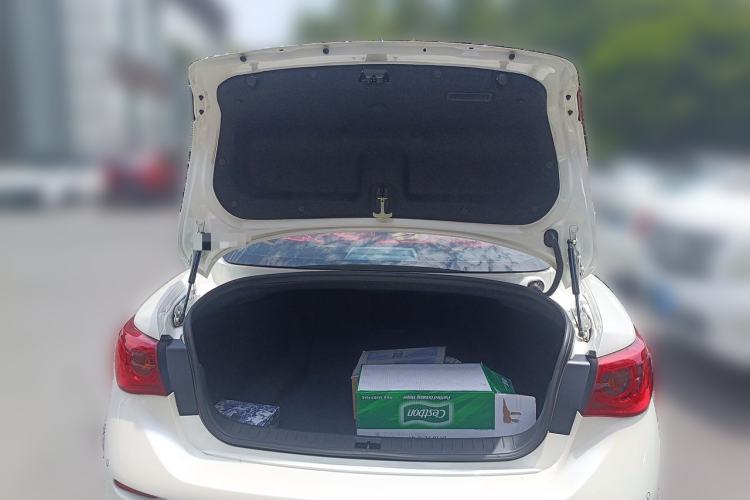 Used Infiniti Q50L 2015 2.0T Enjoyment Edition Trunk