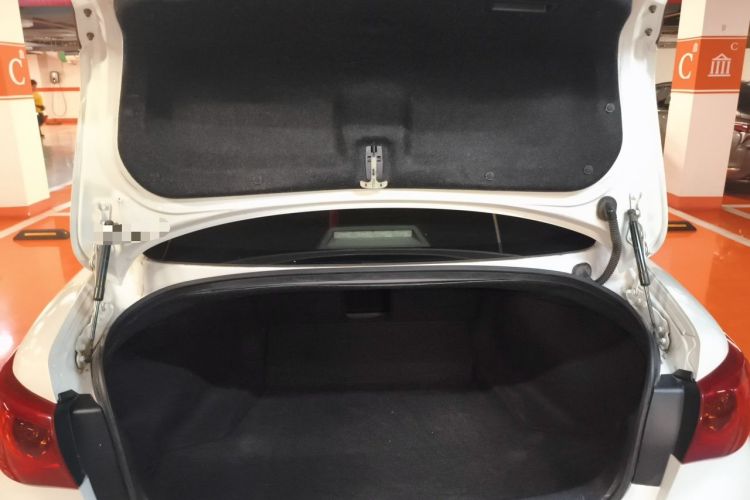 Used Infiniti Q50L 2015 2.0T Enjoyment Edition Trunk