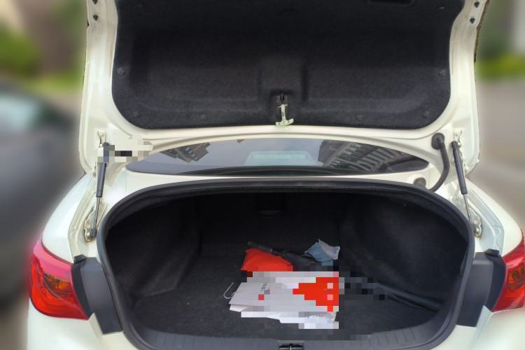 Used Infiniti Q50L 2015 2.0T Enjoyment Edition Trunk