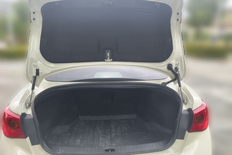 Used Infiniti Q50L 2015 2.0T Enjoyment Edition Trunk