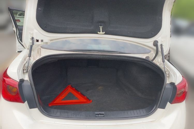 Used Infiniti Q50L 2015 2.0T Comfort Edition Trunk