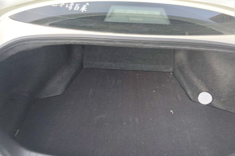 Used Infiniti Q50L 2015 2.0T Enjoyment Edition Trunk