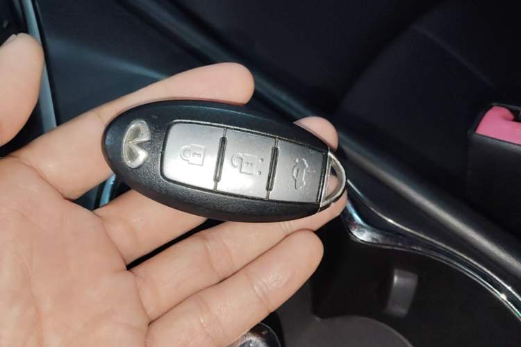 Used Infiniti Q50L 2015 2.0T Comfort Edition Vehicle Key