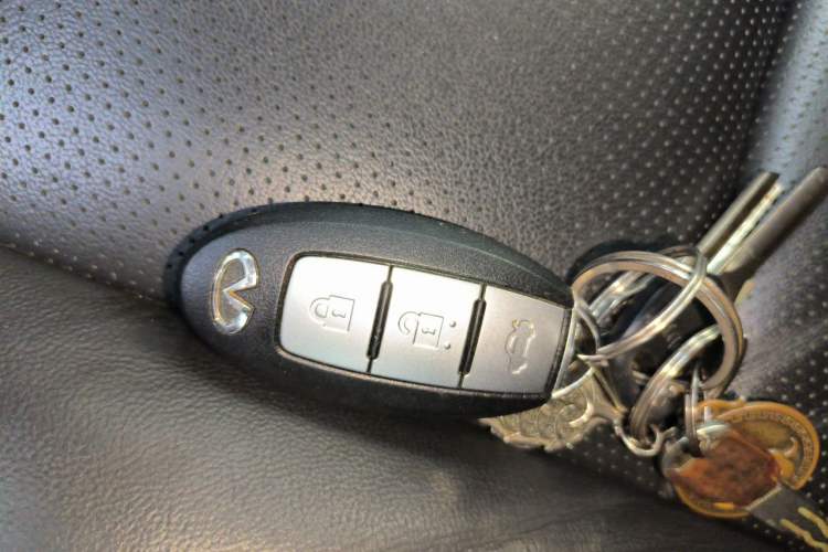 Used Infiniti Q50L 2015 2.0T Enjoyment Edition Vehicle Key
