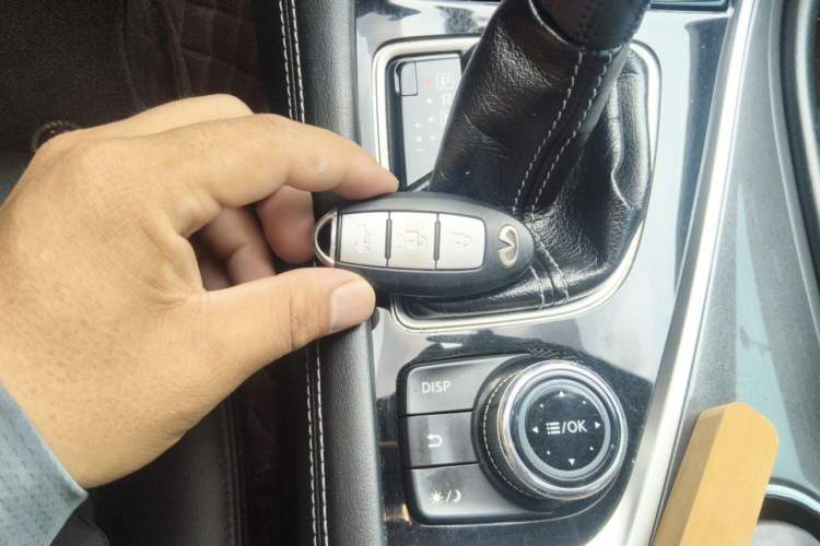 Used Infiniti Q50L 2015 2.0T Comfort Edition Vehicle Key