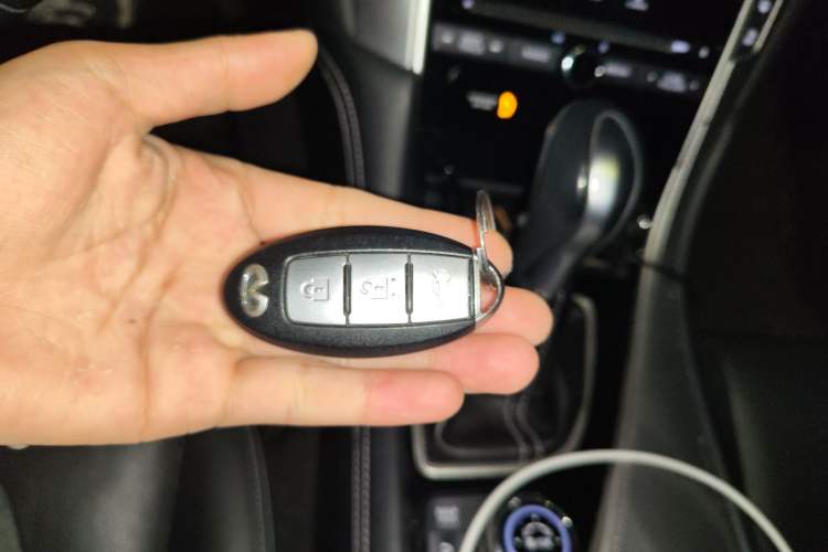 Used Infiniti Q50L 2015 2.0T Enjoyment Edition Vehicle Key