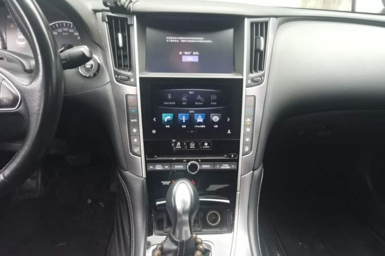 Used Infiniti Q50L 2016 2.0T Enjoyment Edition Audio And AC Panel