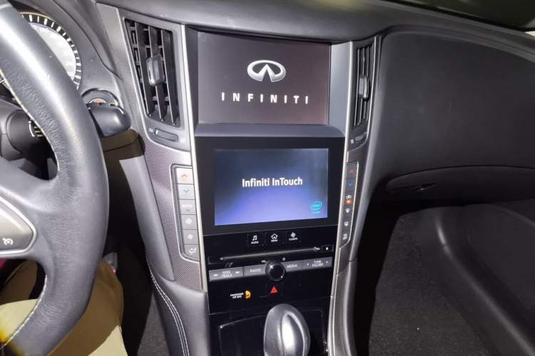 Used Infiniti Q50L 2016 2.0T Enjoyment Edition Audio And AC Panel