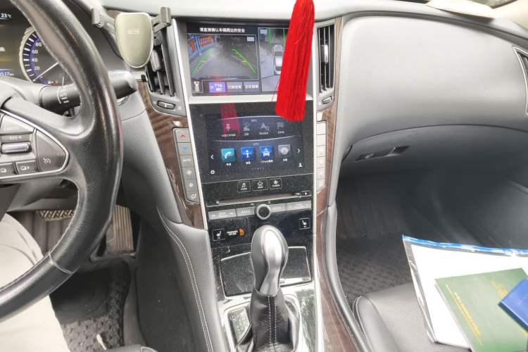 Used Infiniti Q50L 2016 2.0T Luxury Edition Audio And AC Panel
