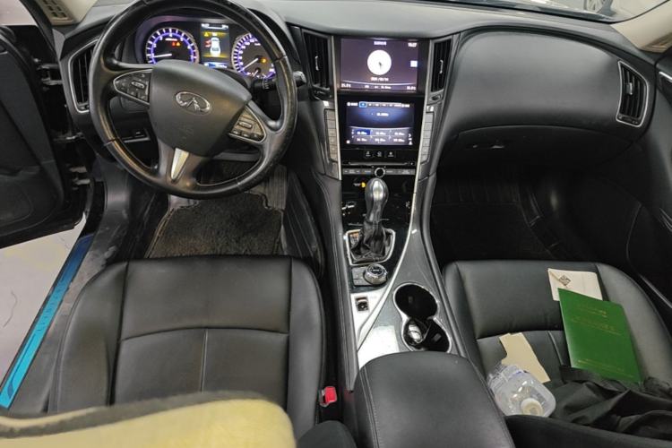 Used Infiniti Q50L 2016 2.0T Comfort Edition Center Console