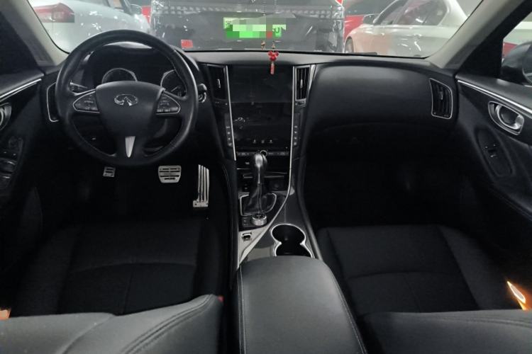 Used Infiniti Q50L 2016 2.0T Comfort Edition Center Console