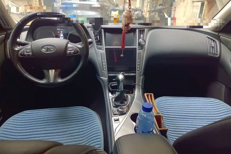 Used Infiniti Q50L 2016 2.0T Enjoyment Edition Center Console
