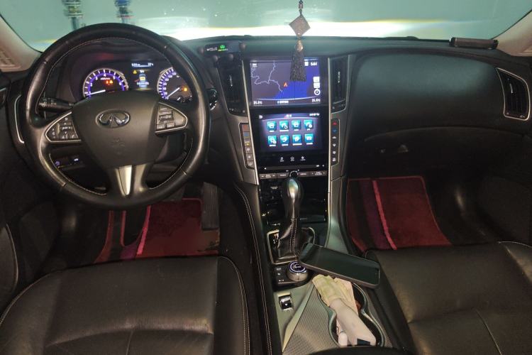 Used Infiniti Q50L 2016 2.0T Comfort Edition Center Console