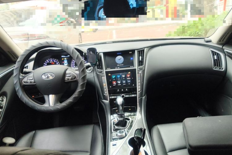 Used Infiniti Q50L 2016 2.0T Comfort Edition Center Console