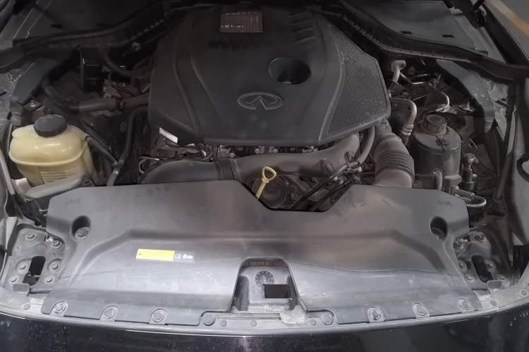 Used Infiniti Q50L 2016 2.0T Comfort Edition Engine Bay