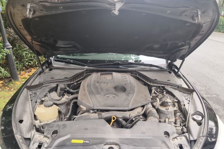 Used Infiniti Q50L 2016 2.0T Enjoyment Edition Engine Bay
