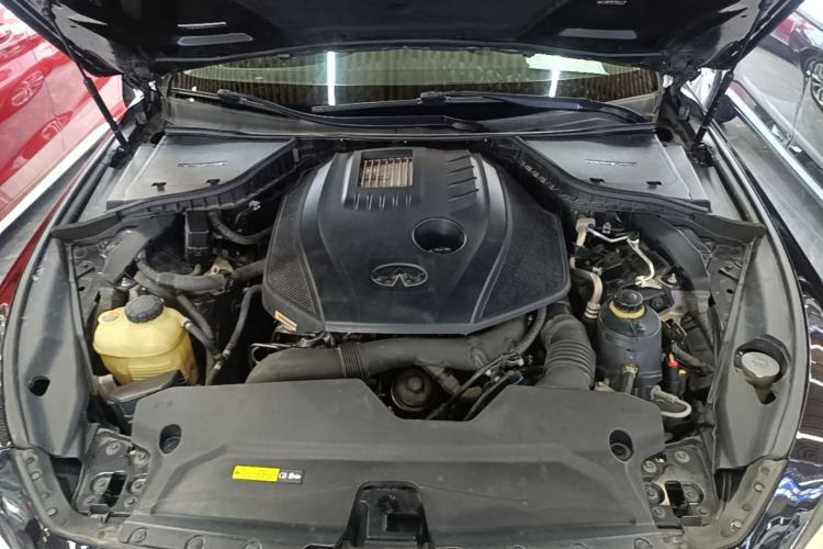 Used Infiniti Q50L 2016 2.0T Enjoyment Edition Engine Bay