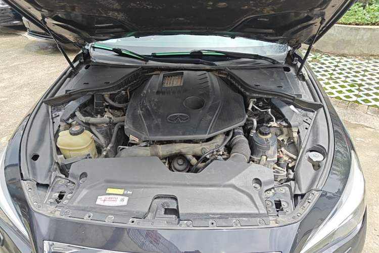 Used Infiniti Q50L 2016 2.0T Ambition Edition Engine Bay