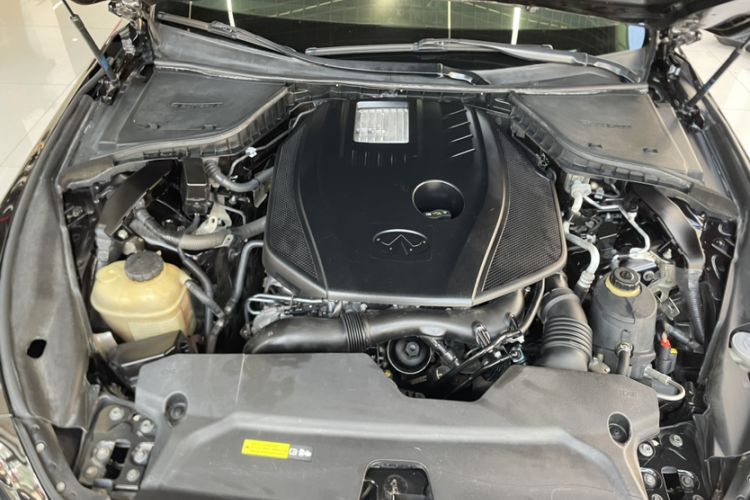 Used Infiniti Q50L 2016 2.0T Enjoyment Edition Engine Bay