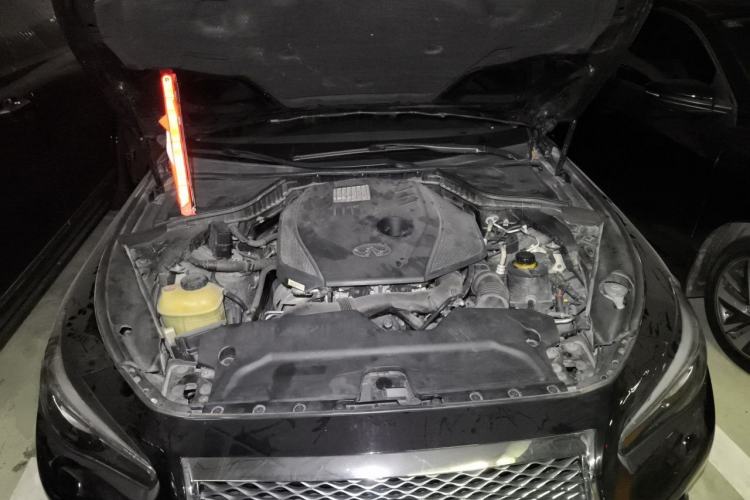Used Infiniti Q50L 2016 2.0T Enjoyment Edition Engine Bay