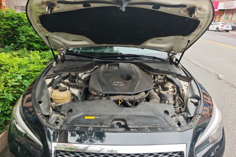 Used Infiniti Q50L 2016 2.0T Enjoyment Edition Engine Bay