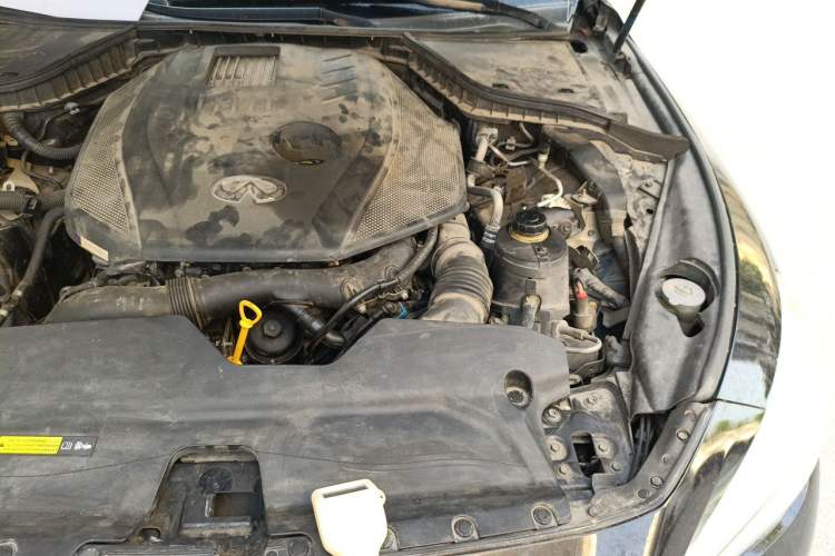 Used Infiniti Q50L 2016 2.0T Comfort Edition Engine Bay Left
