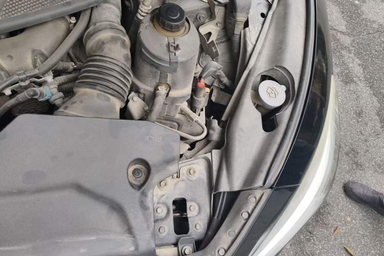 Used Infiniti Q50L 2016 2.0T Enjoyment Edition Engine Bay Left