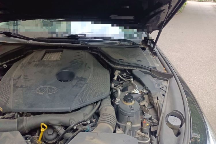 Used Infiniti Q50L 2016 2.0T Enjoyment Edition Engine Bay Left