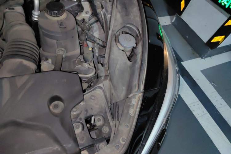Used Infiniti Q50L 2016 2.0T Ambition Edition Engine Bay Left