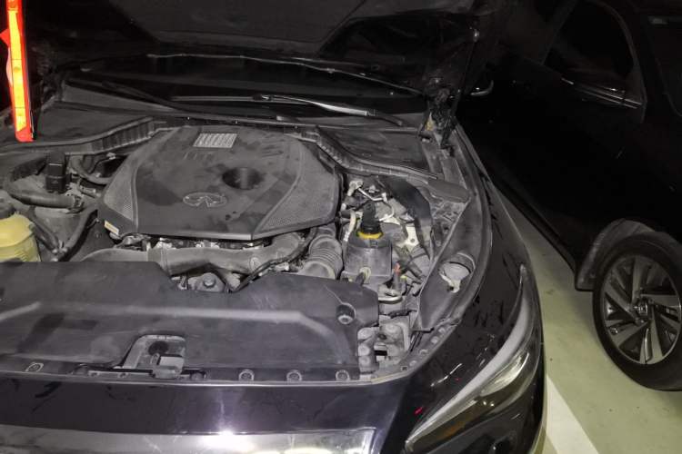 Used Infiniti Q50L 2016 2.0T Enjoyment Edition Engine Bay Left