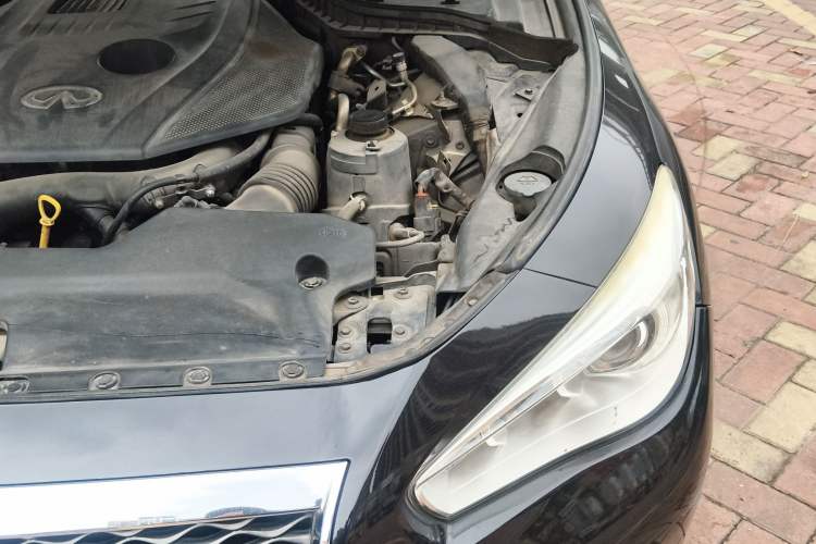 Used Infiniti Q50L 2016 2.0T Comfort Edition Engine Bay Left