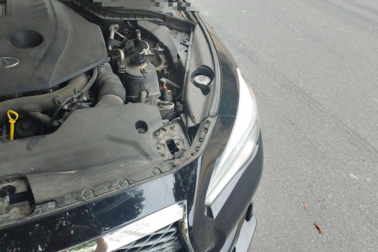 Used Infiniti Q50L 2016 2.0T Comfort Edition Engine Bay Left