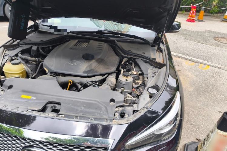 Used Infiniti Q50L 2016 2.0T Luxury Edition Engine Bay Left