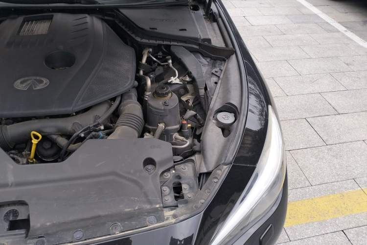 Used Infiniti Q50L 2016 2.0T Ambition Edition Engine Bay Left
