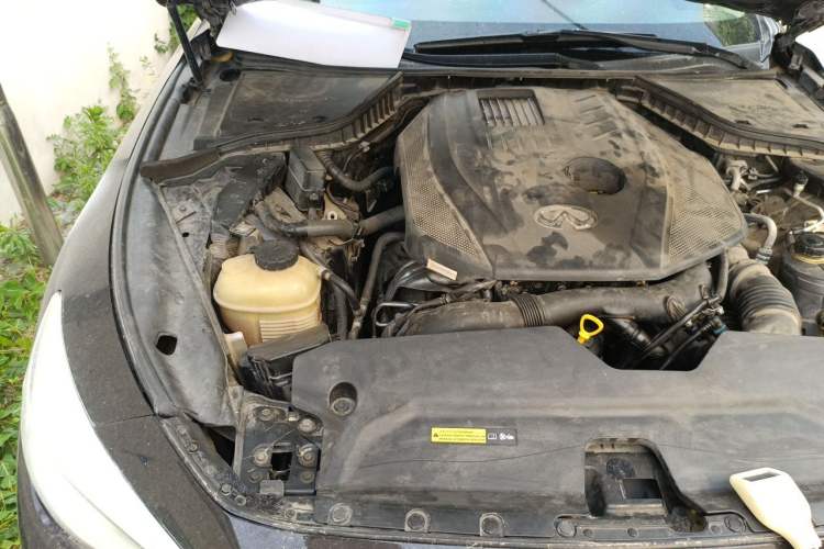 Used Infiniti Q50L 2016 2.0T Comfort Edition Engine Bay Right