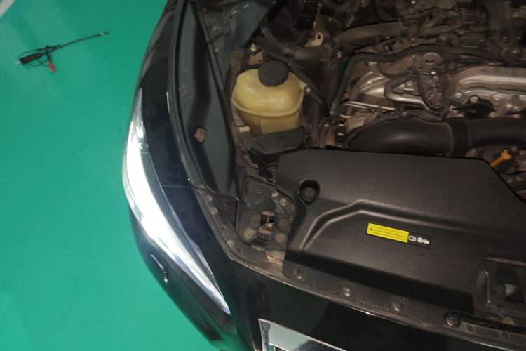 Used Infiniti Q50L 2016 2.0T Comfort Edition Engine Bay Right