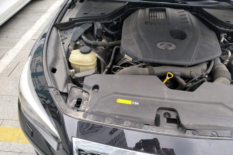 Used Infiniti Q50L 2016 2.0T Ambition Edition Engine Bay Right